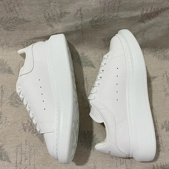 Alexander McQueen White Thick-Soled Sneakers - Picture 5 of 7